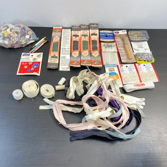 Sewing Tools, Set of 1, Sewing Notions, Zipper, Colorful, Buttons, Washable Pen - Picture 10 of 10